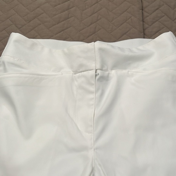 PUMA Women's White Bermuda Short/NWT/Small - Picture 13 of 15